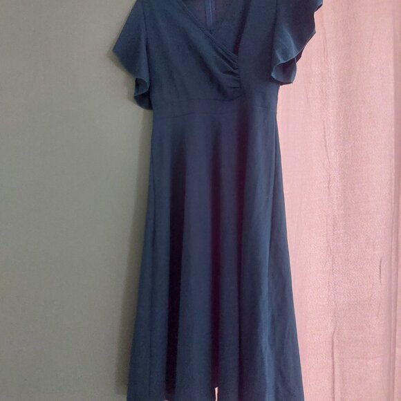 Green Dress - Picture 2 of 2